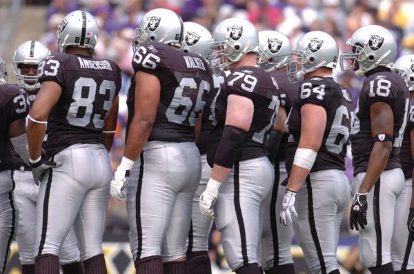 10 NFL Uniforms Through the Years -- Best NFL Uniforms In History