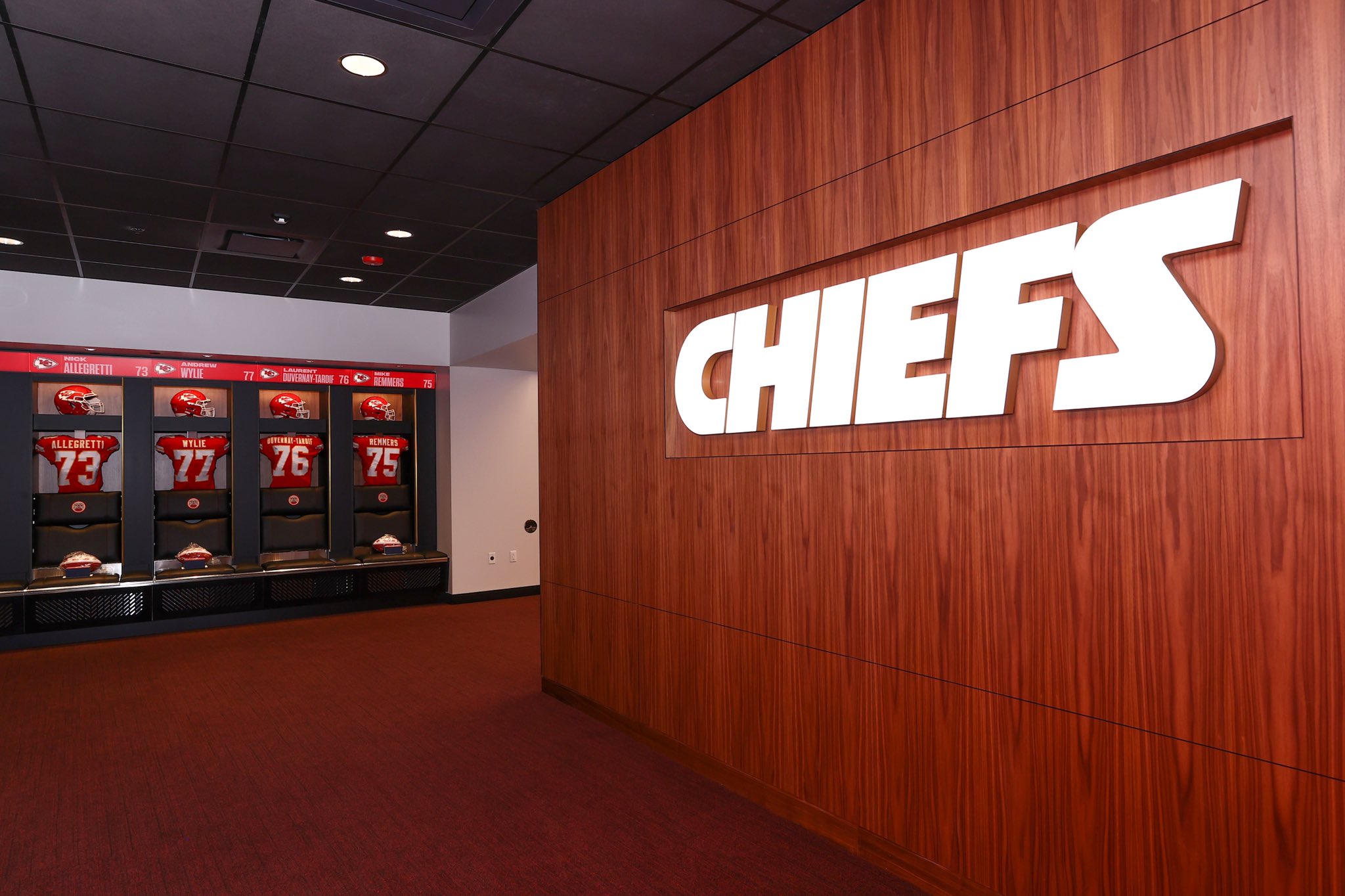Watch Tour of improved Chiefs locker room & unveiling of GEHA Field