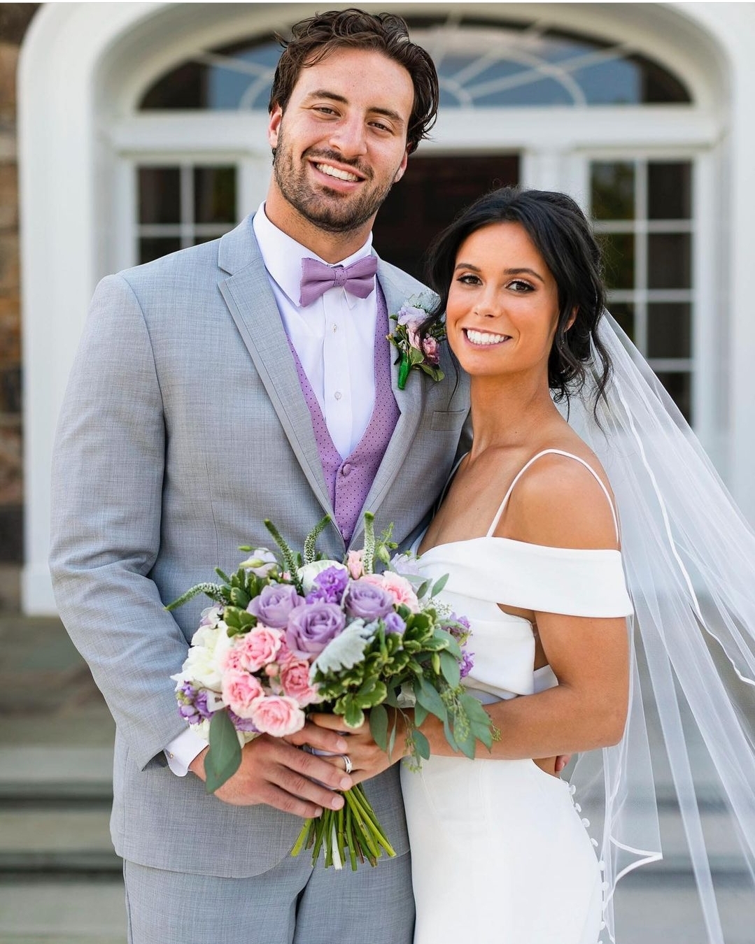 LOOK Chiefs Tight End Noah Gray Gets Married in